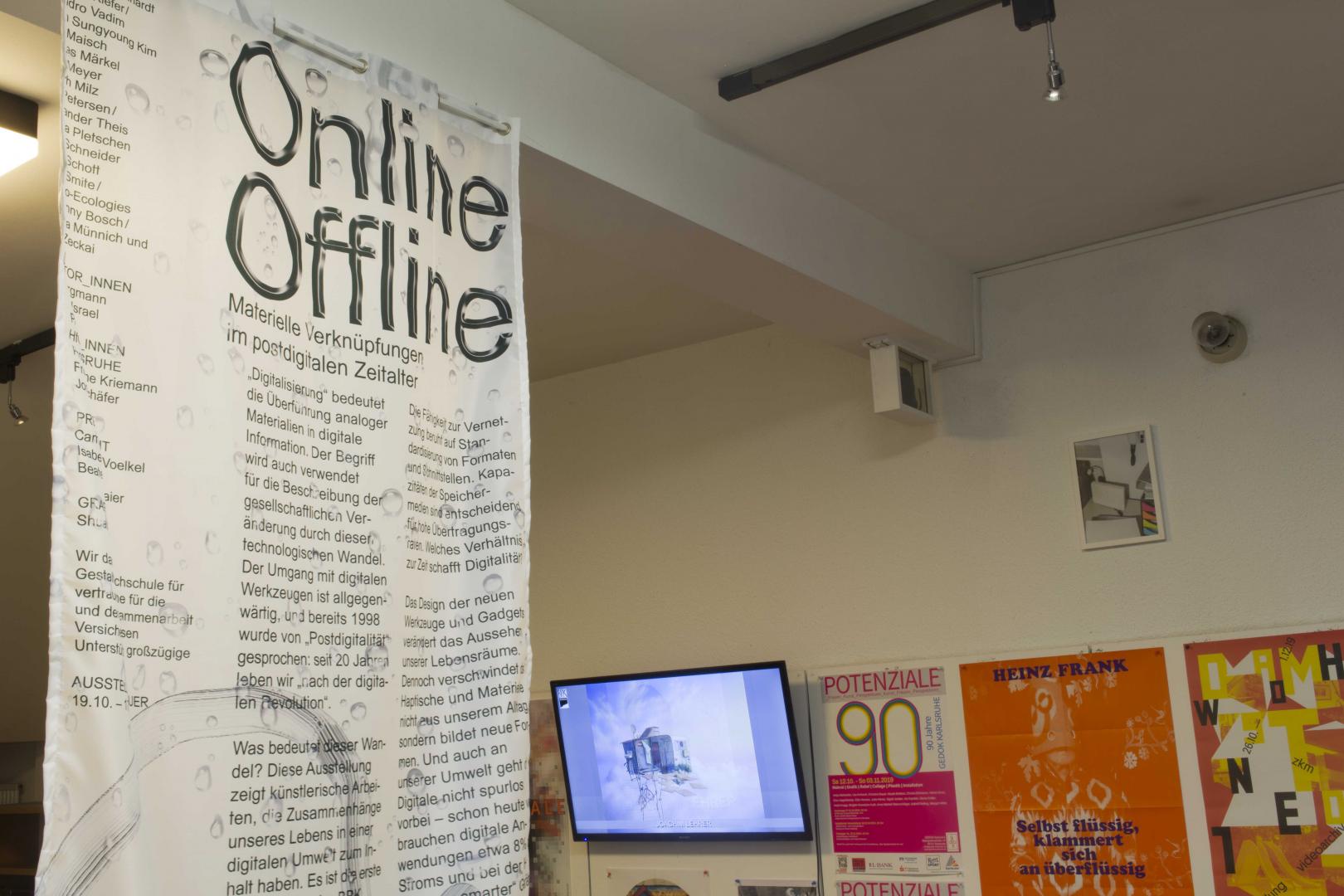 Ausstellungsansicht Online_Offline 2019; Foto: Lisa Bergmann