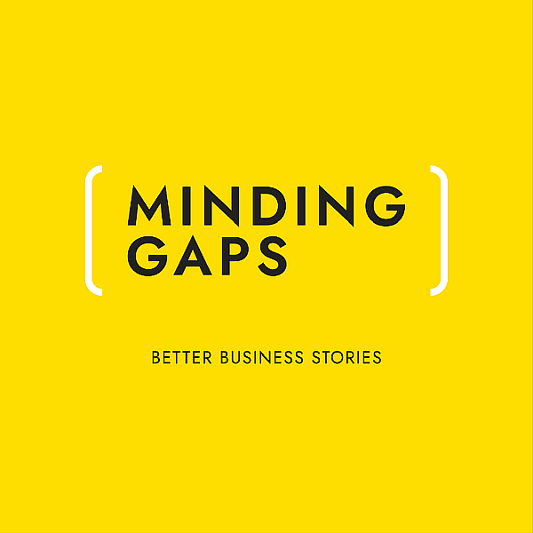 Logo Minding Gaps Der Schriftzug "Minding Gaps" vor einem gelben Hintergrund, darunter der Claim "Better Business Stories"